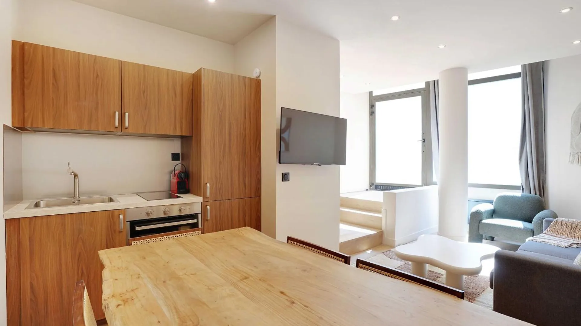 Refurbished - 2bd-8p - Place D'italie