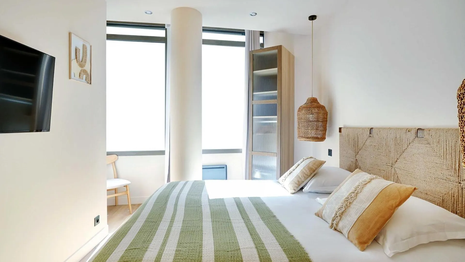 Refurbished - 2bd-8p - Place D'italie Apartment *